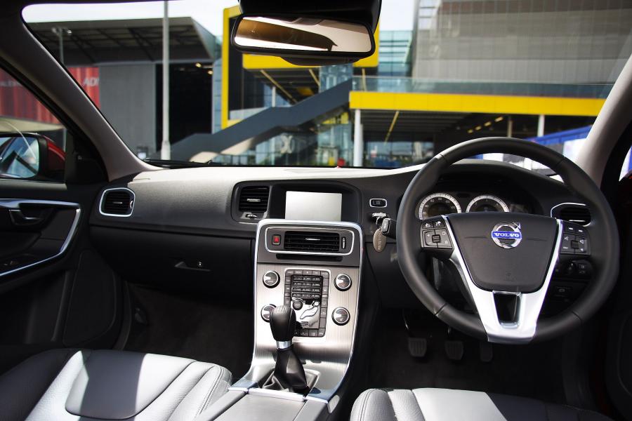  Volvo S60 2010 года  (фото 224 из 226)